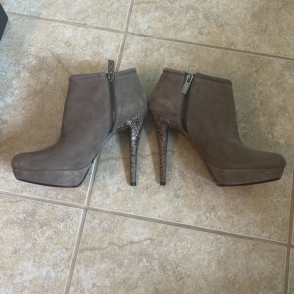 Michael Kors platform suede bootie - Picture 2 of 3